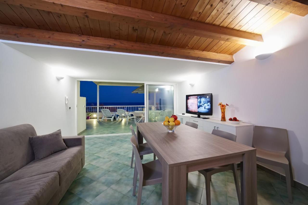 Archimede, Appartamento Con Vista In Centro A מרינה די רגוזה מראה חיצוני תמונה