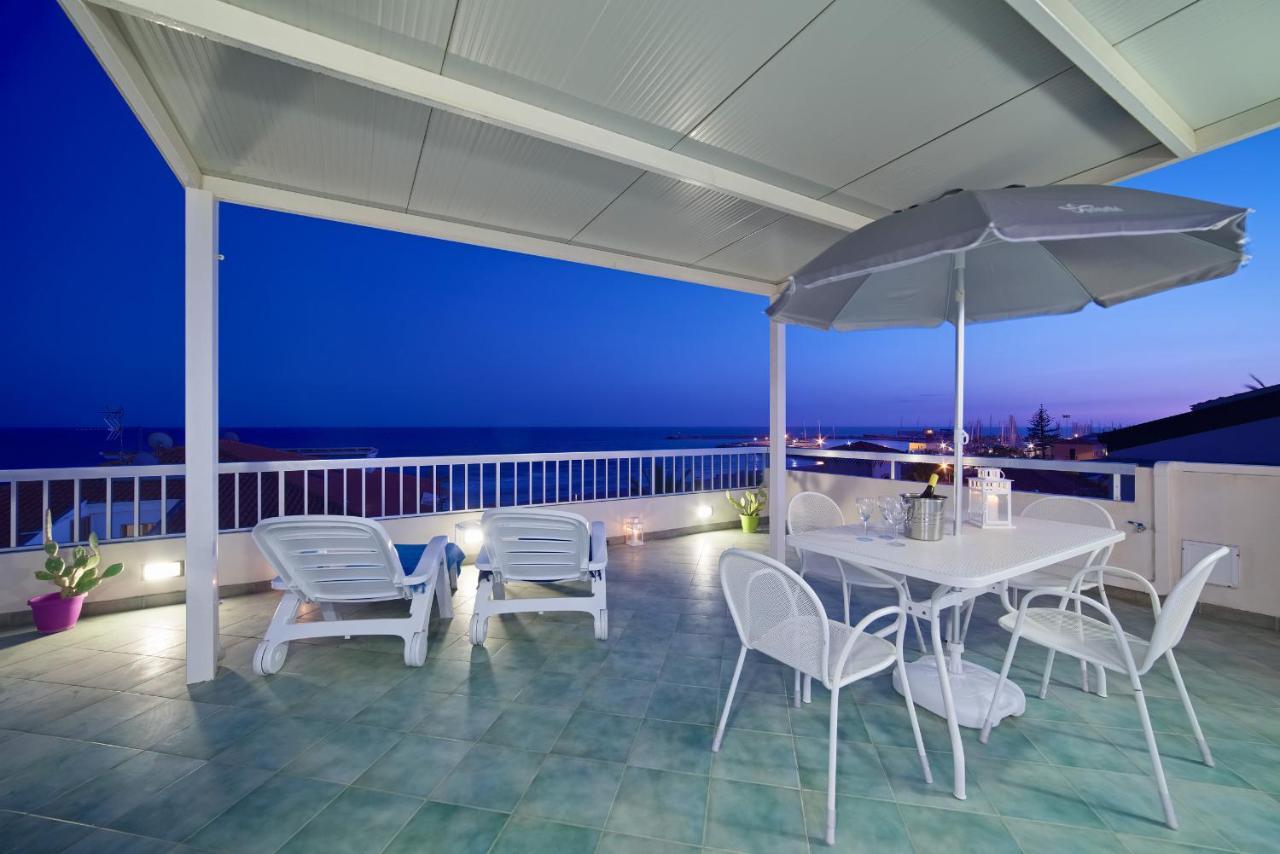 Archimede, Appartamento Con Vista In Centro A מרינה די רגוזה מראה חיצוני תמונה